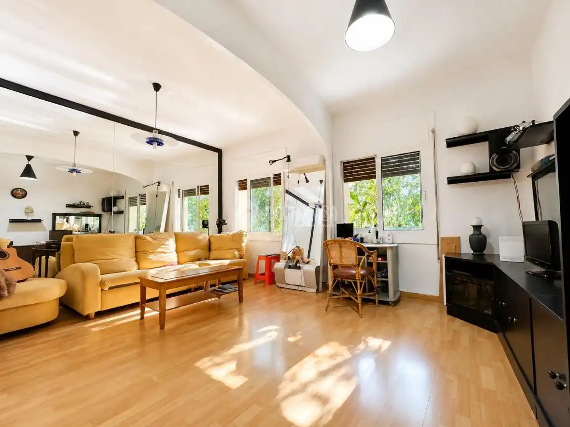 Sala de estar de Piso en venta en Barcelona con Parquet