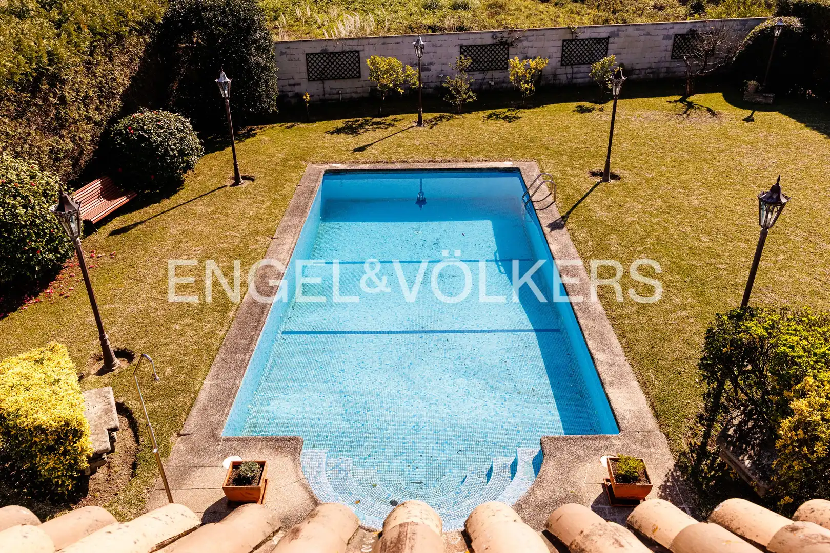 Piscina de Casa o xalet en venda en Vigo  amb Calefacció, Terrassa i Piscina