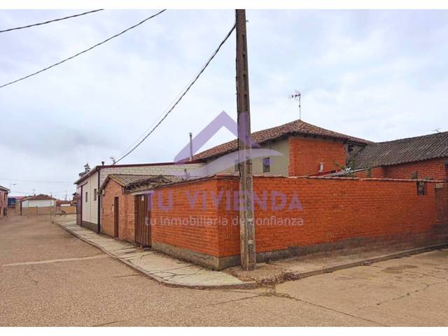 Casa-chalet en Venta en Calle Escuelas en Pedrosa de la Vega