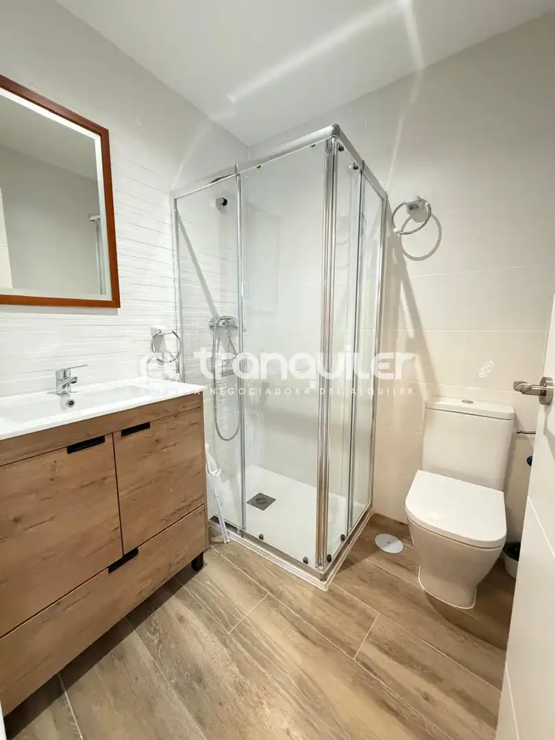 Bathroom of Flat for rent in Paracuellos de Jarama  with Air Conditioner and Parquet flooring