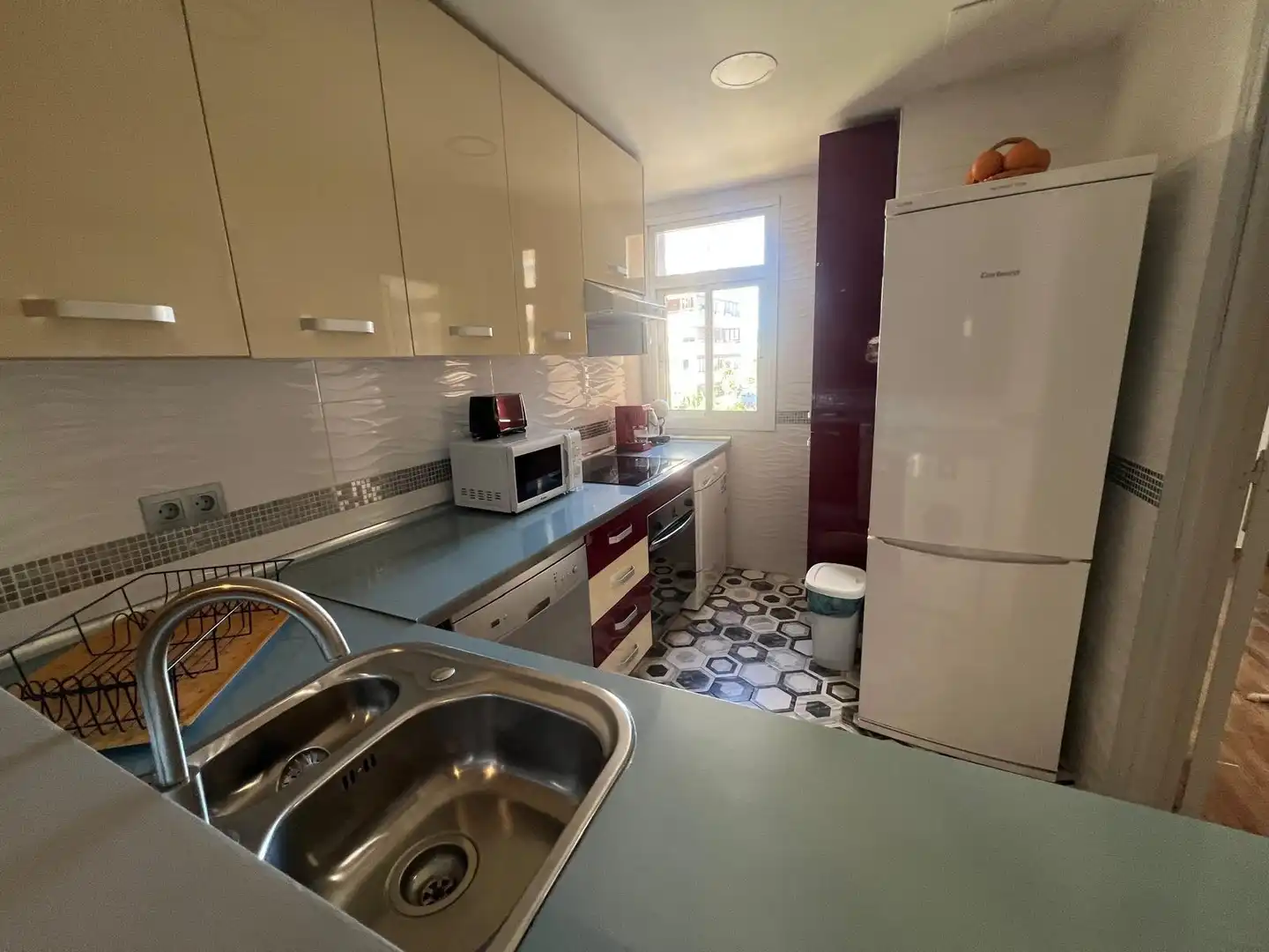 Küche von Wohnung zum Verkauf in Torremolinos mit Klimaanlage und Gemeinschaftspool