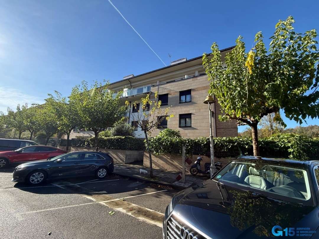Vista exterior de Pis en venda en Usurbil amb Calefacció, Terrassa i Traster