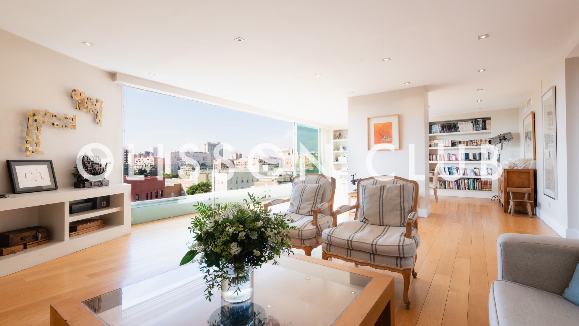Living room of Flat for sale in  Madrid Capital  with Air Conditioner, Heating and Storage room