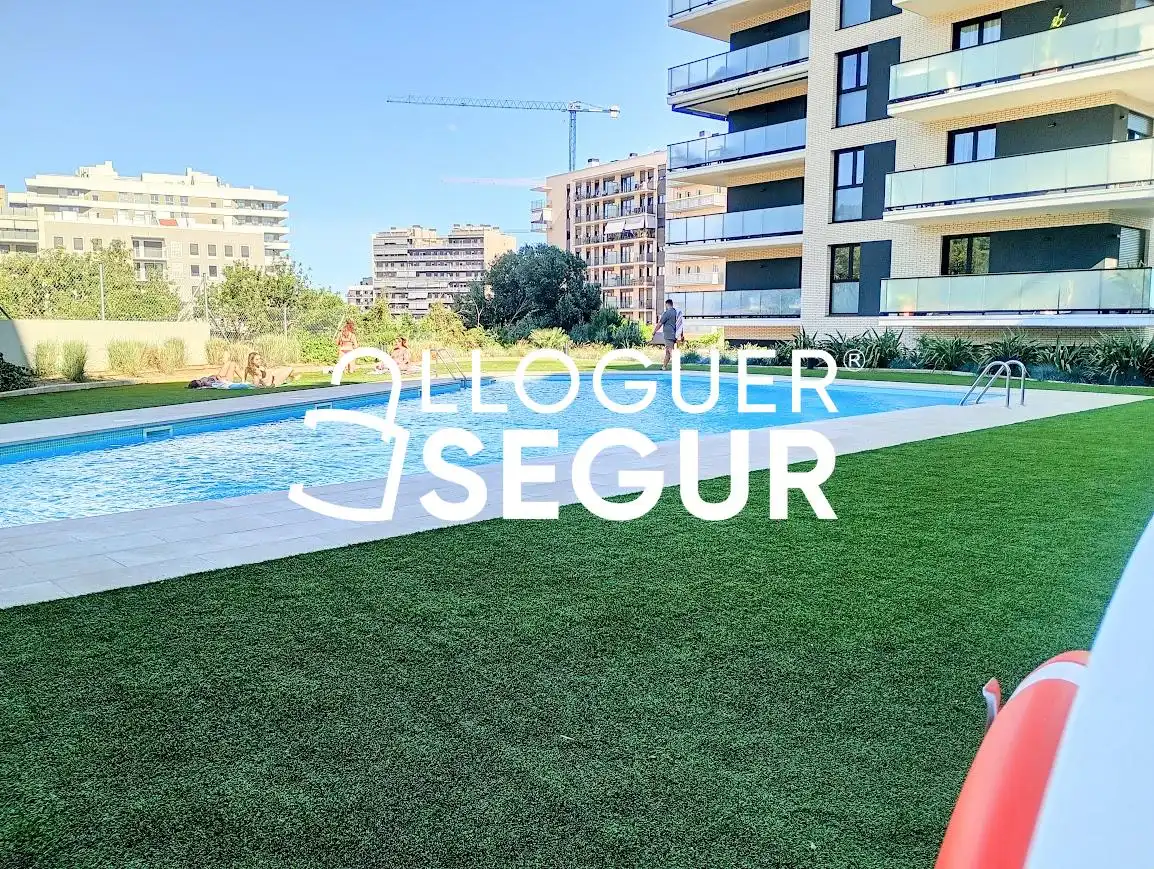 Flat for rent in Clara Campoamor, Llevant
