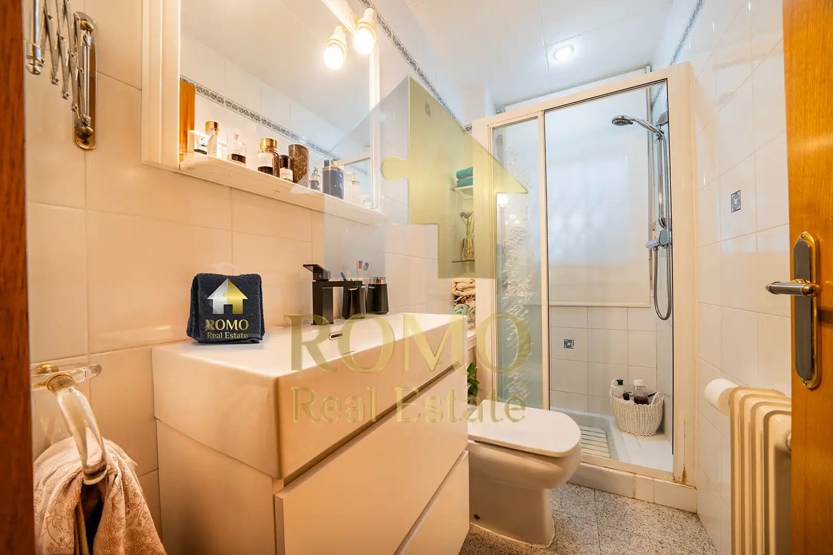 Baño de Casa adosada en venta en Sant Fost de Campsentelles con Calefacción, Jardín privado y Terraza
