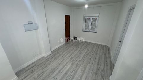 Foto 3 de Piso en venta en Los Castillejos - La Trinidad, Málaga Capital