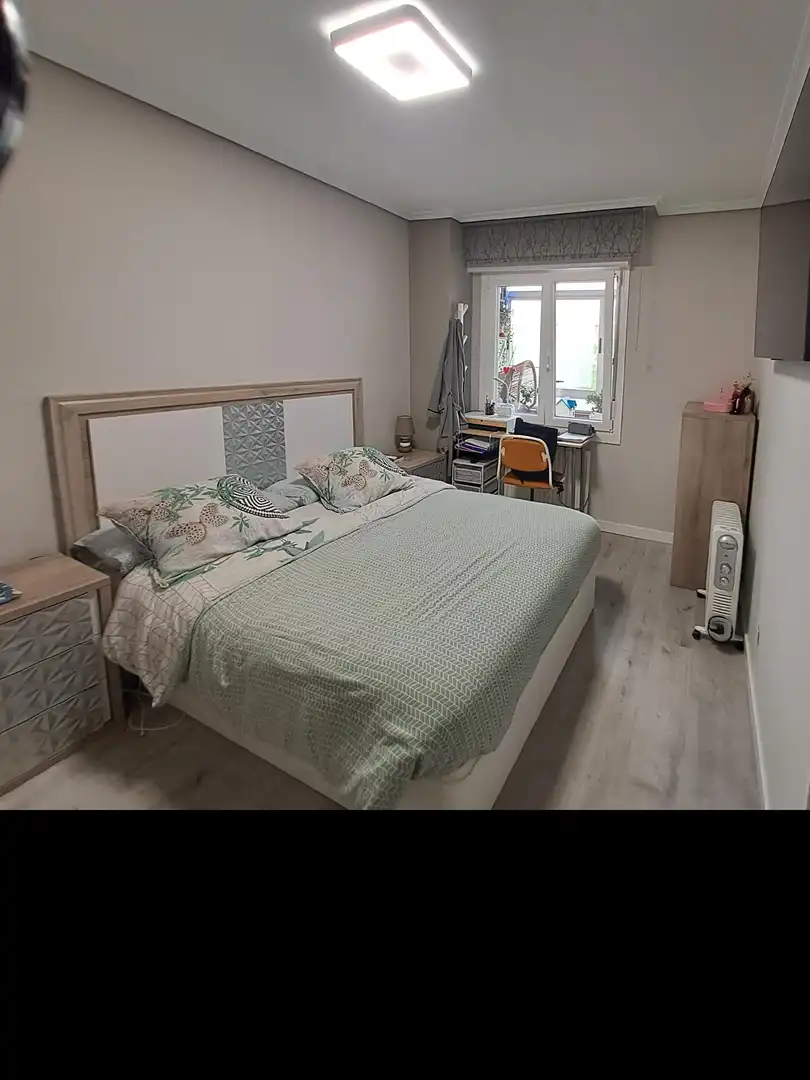 Dormitori de Apartament en venda en Vitoria - Gasteiz amb Terrassa