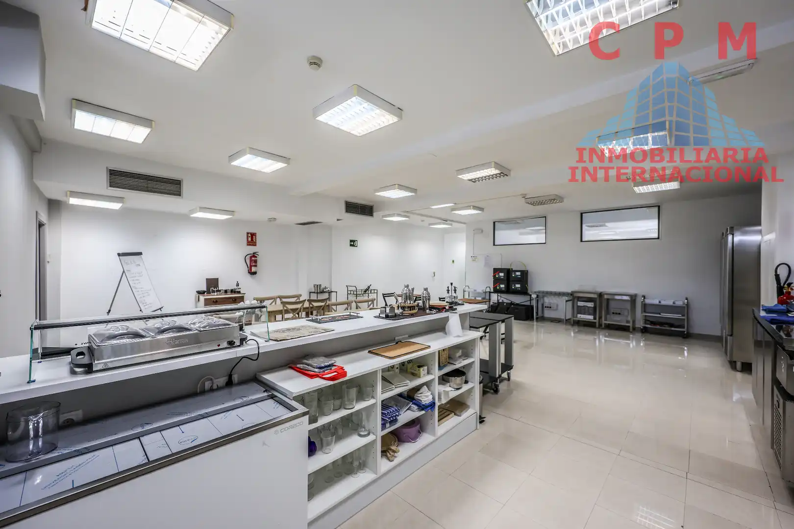 Kitchen of Office for sale in Madrid  with Air Conditioner, Heating and Terrace