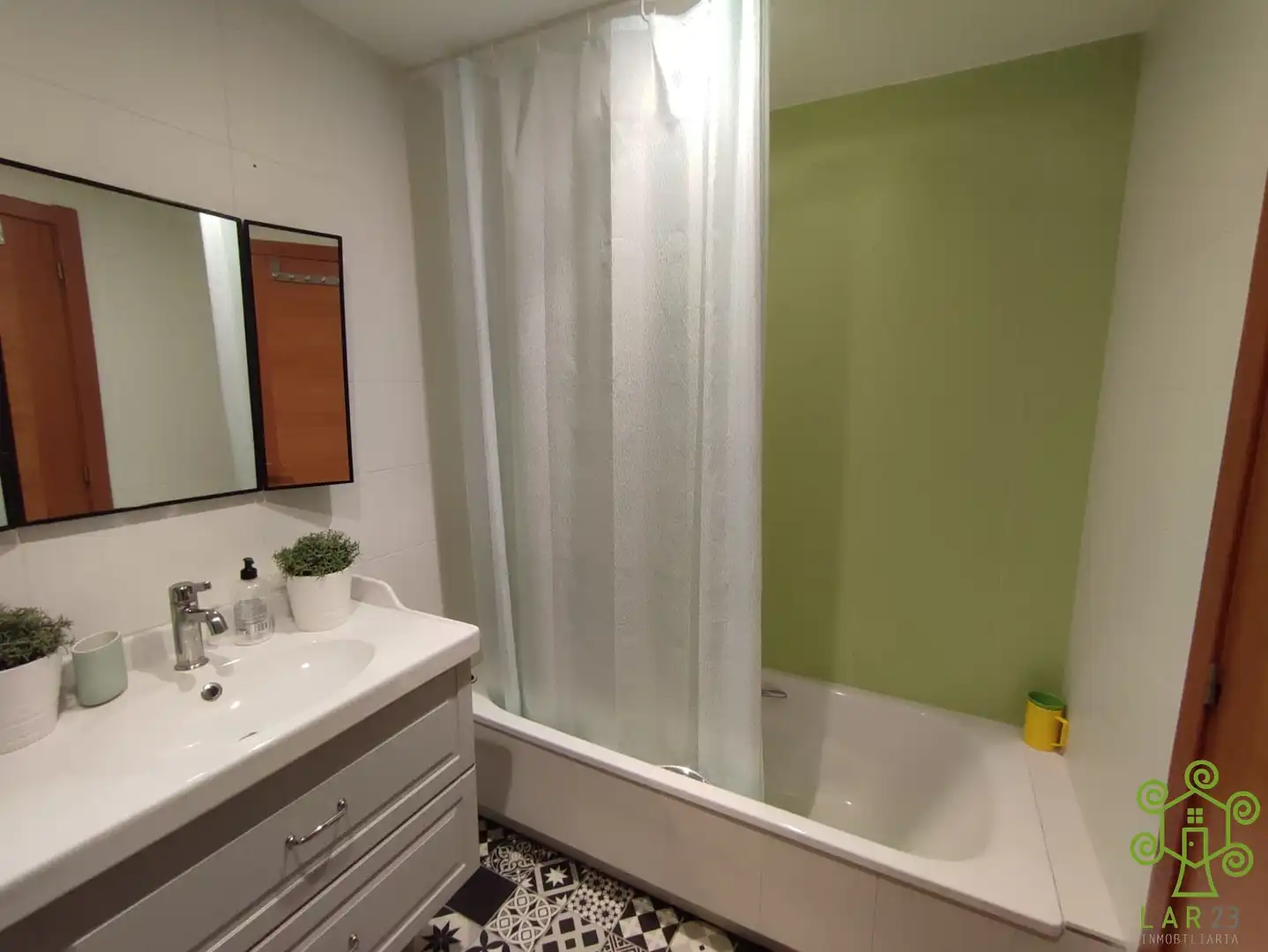 Bathroom of Flat for rent in Oleiros  with Heating, Parquet flooring and Furnished