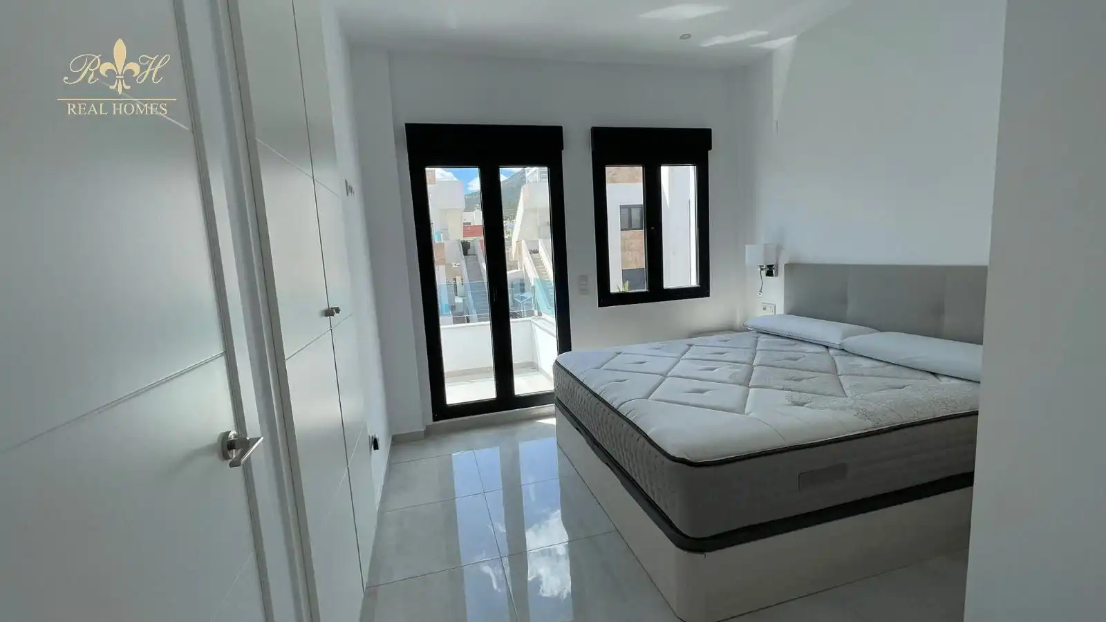 Dormitori de Casa o xalet de lloguer en Polop amb Aire condicionat, Terrassa i Piscina