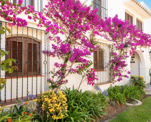 Exterior view of Single-family semi-detached for sale in Estepona  with Air Conditioner, Heating and Terrace