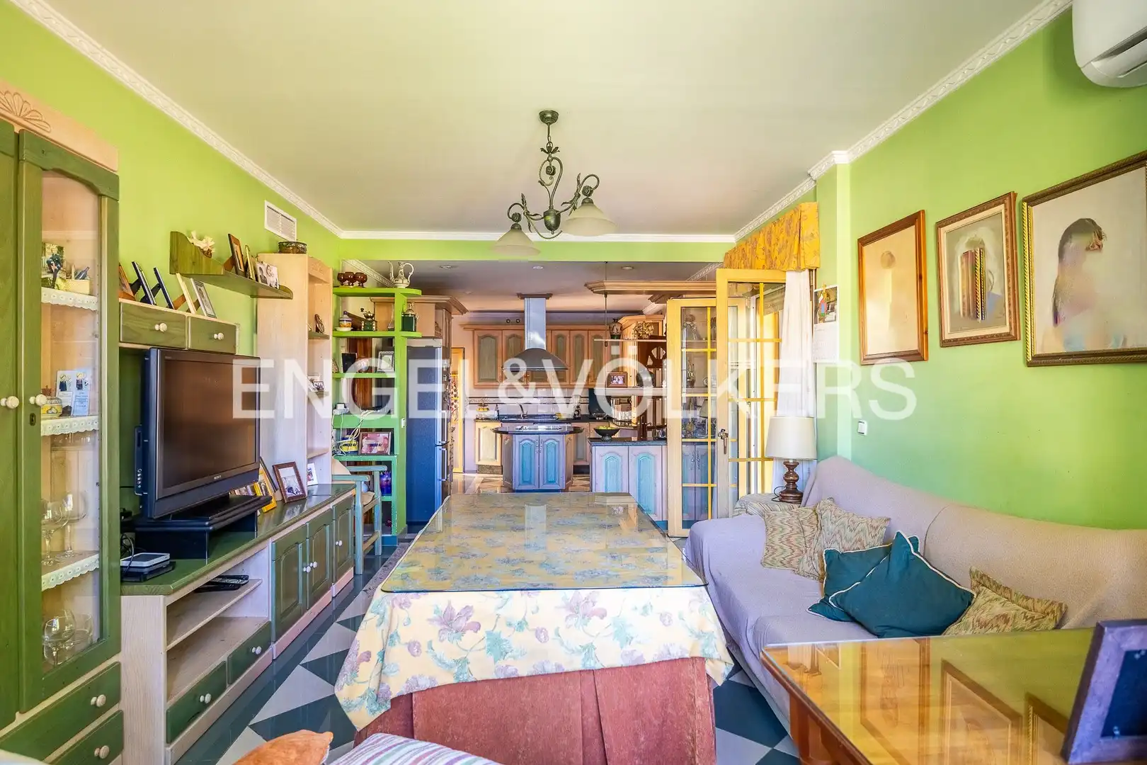 Living room of Houses for sale in Sevilla  with Air Conditioner, Heating and Private garden