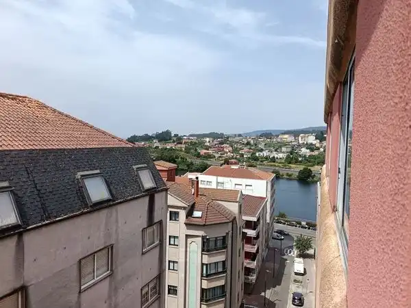 Terrassa de Pis en venda en Pontevedra Capital  amb Calefacció