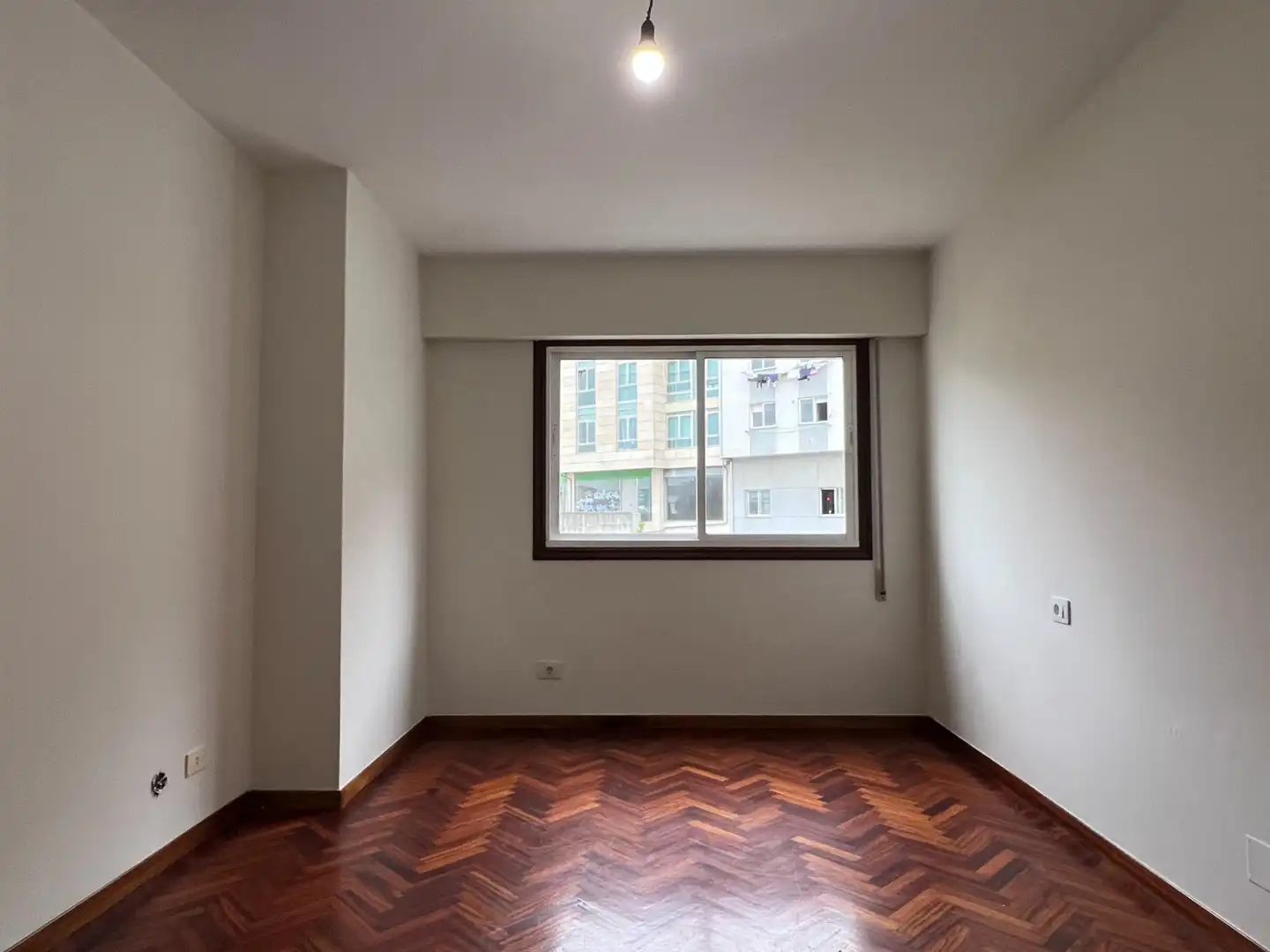 Dormitori de Pis de lloguer en Cambre  amb Parquet i Traster