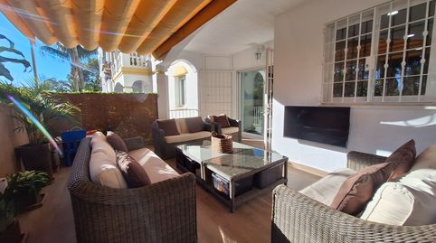 Elegante Apartamento Entresuelo con Terraza Privada y 2 Plazas de Garaje, imatge 4