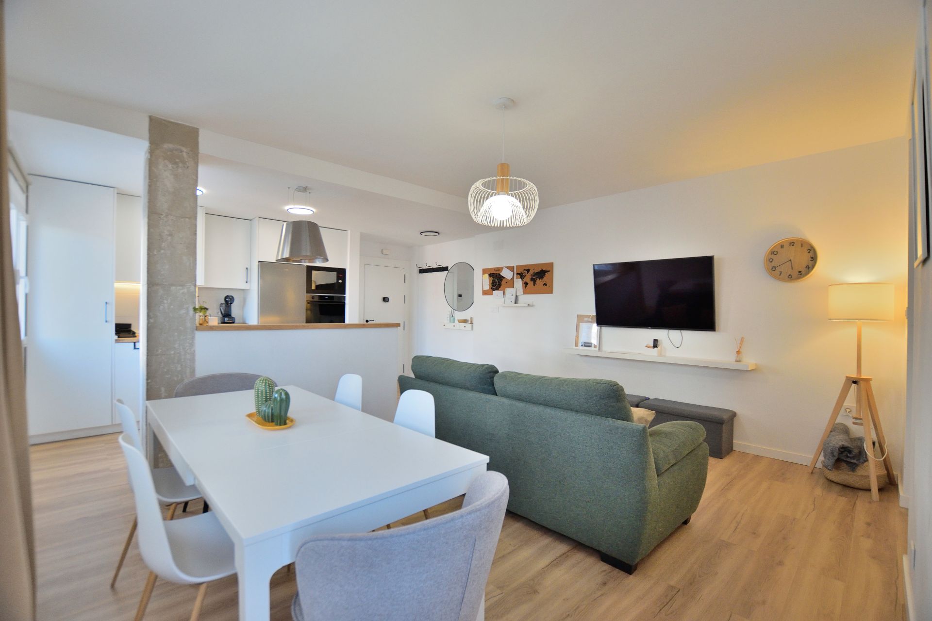 Living room of Flat for sale in Ronda  with Air Conditioner, Terrace and Balcony