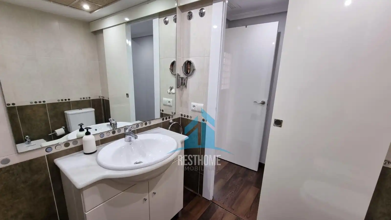 Baño de Dúplex de alquiler en Gandia con Aire acondicionado, Calefacción y Parquet