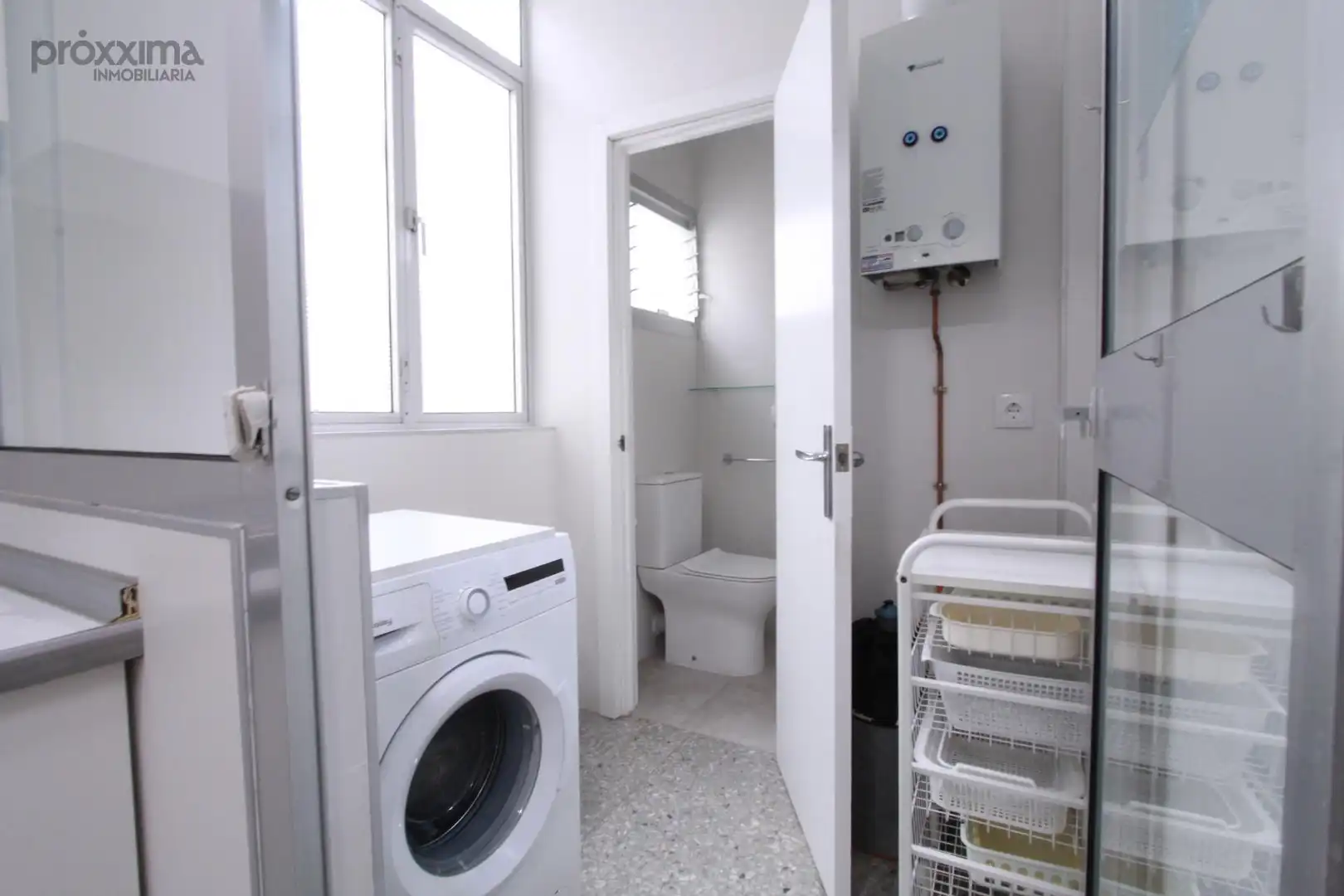 Baño de Piso de alquiler en Sevilla con Aire acondicionado, Terraza y Balcón
