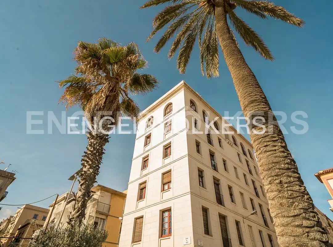 Vista exterior de Pis en venda en Barcelona amb Aire condicionat, Calefacció i Moblat