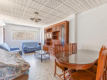 Living room of Flat for sale in  Granada Capital  with Heating, Private garden and Balcony