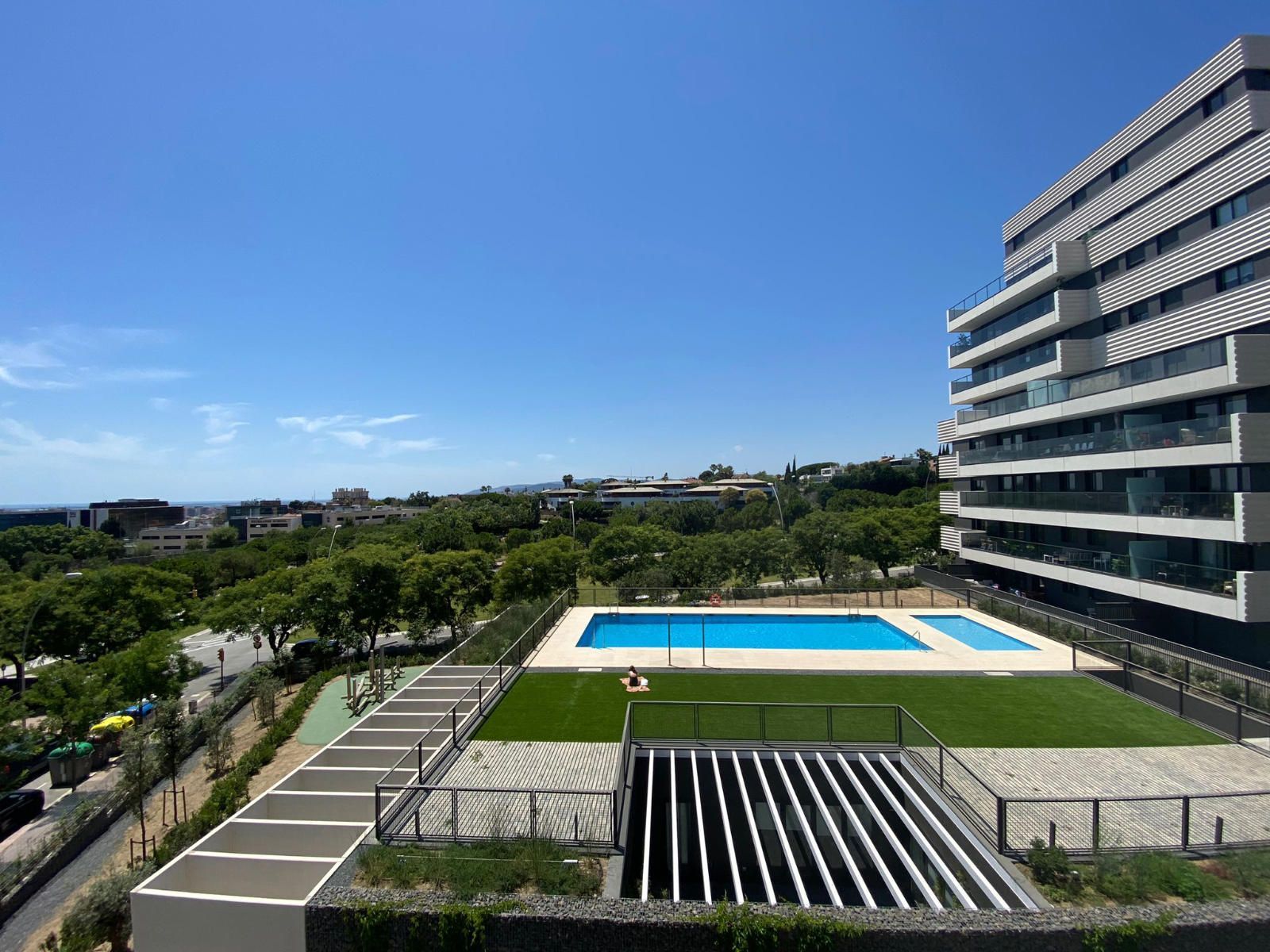 Schwimmbecken von Wohnung zur Miete in Esplugues de Llobregat mit Klimaanlage, Terrasse und Schwimmbad