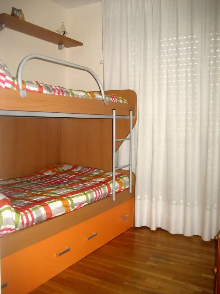 Habitación de Piso en venta en Tudela con Calefacción, Parquet y Trastero