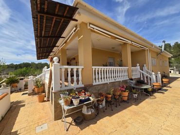 House for sale in Sax