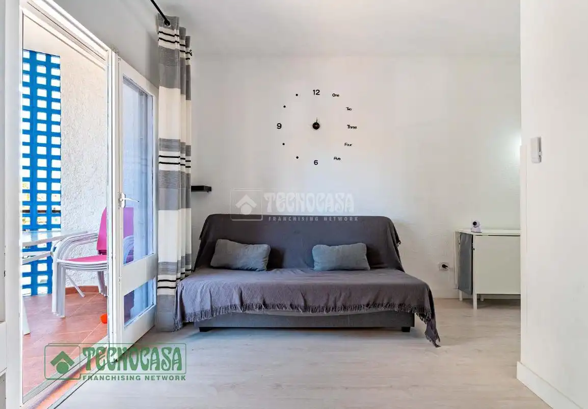 Bedroom of Flat for sale in Roquetas de Mar  with Terrace, Furnished and Alarm
