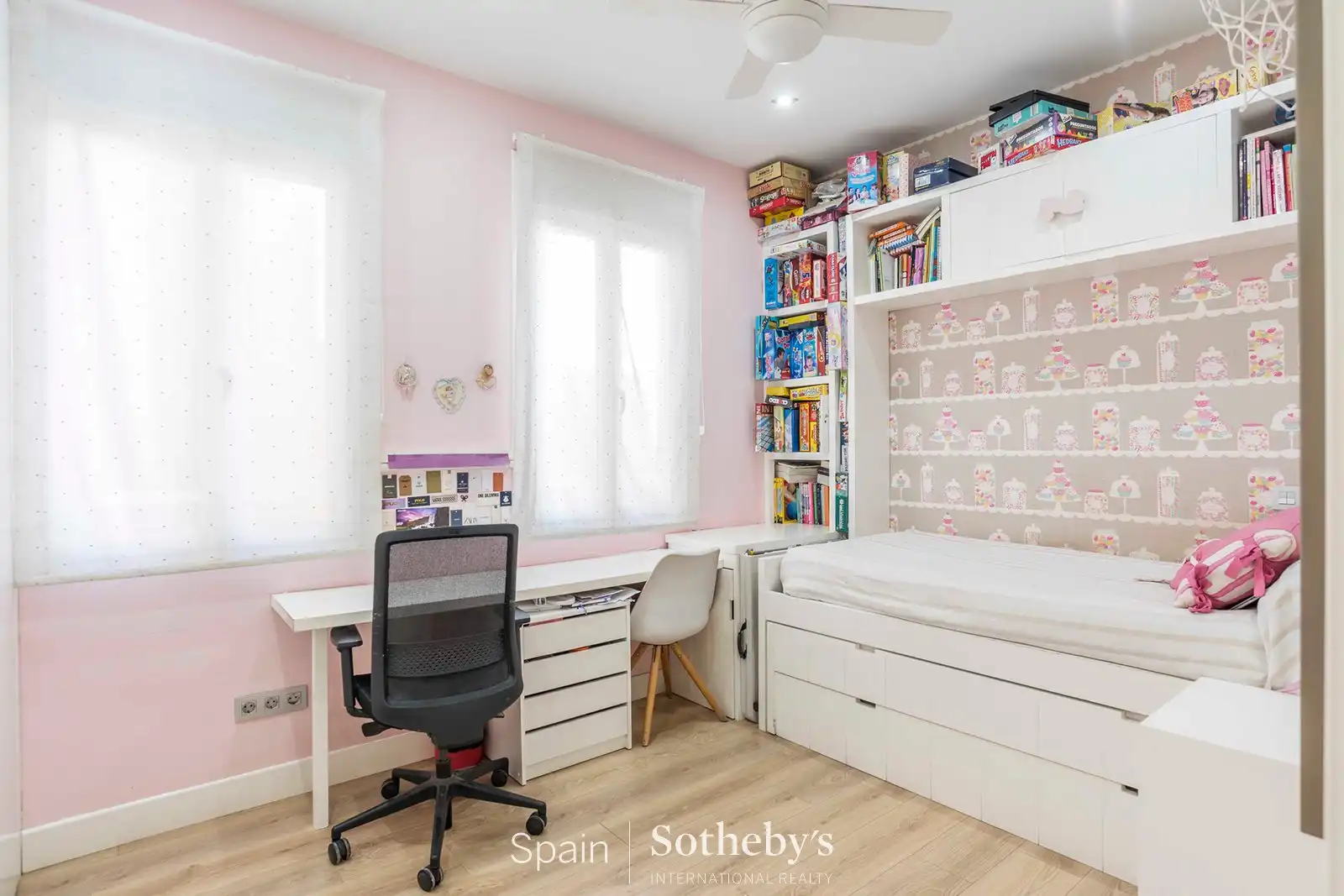 Dormitori de Apartament en venda en Madrid amb Aire condicionat, Calefacció i Terrassa