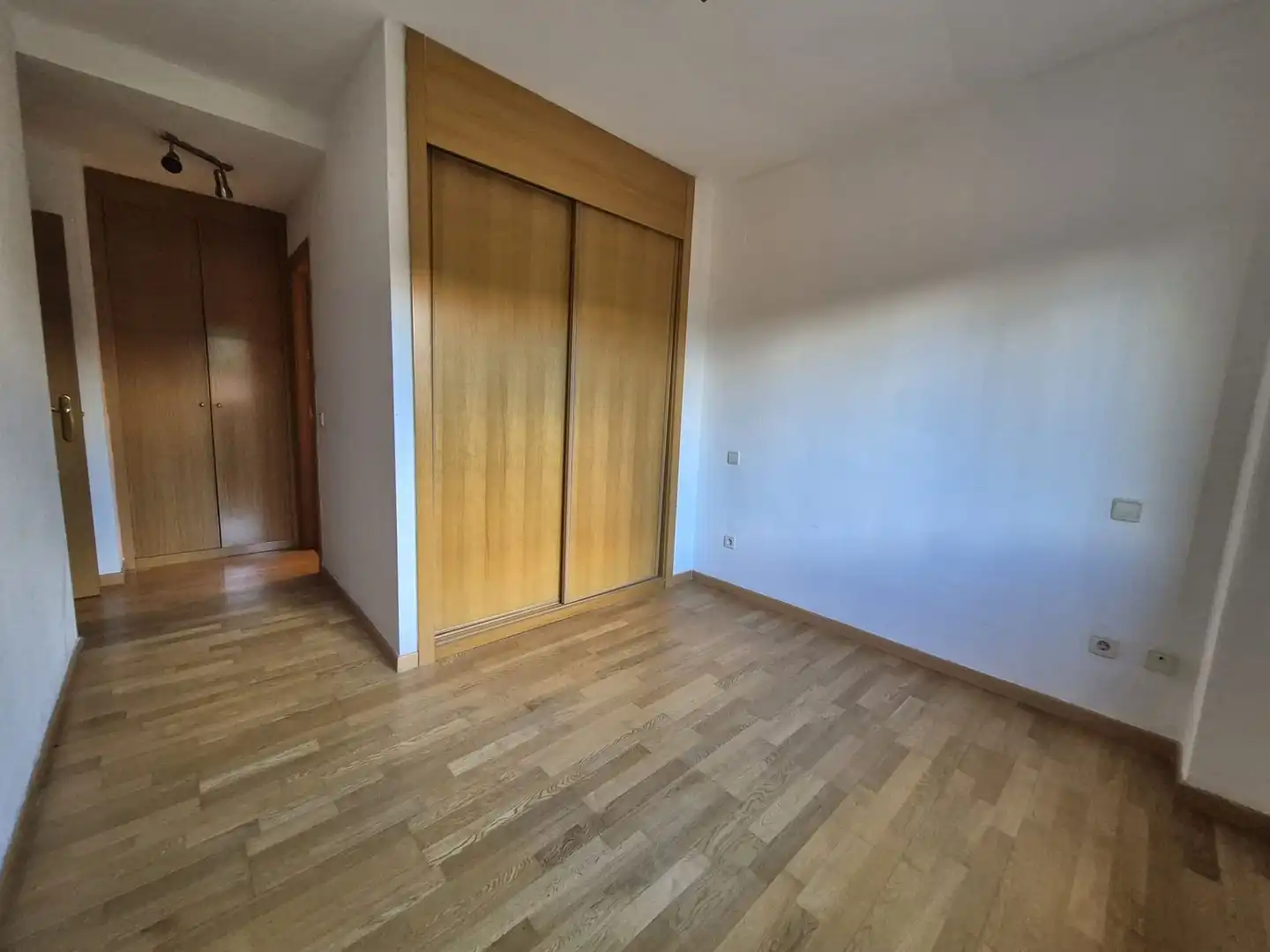 Habitación de Piso en venta en Ávila con Calefacción