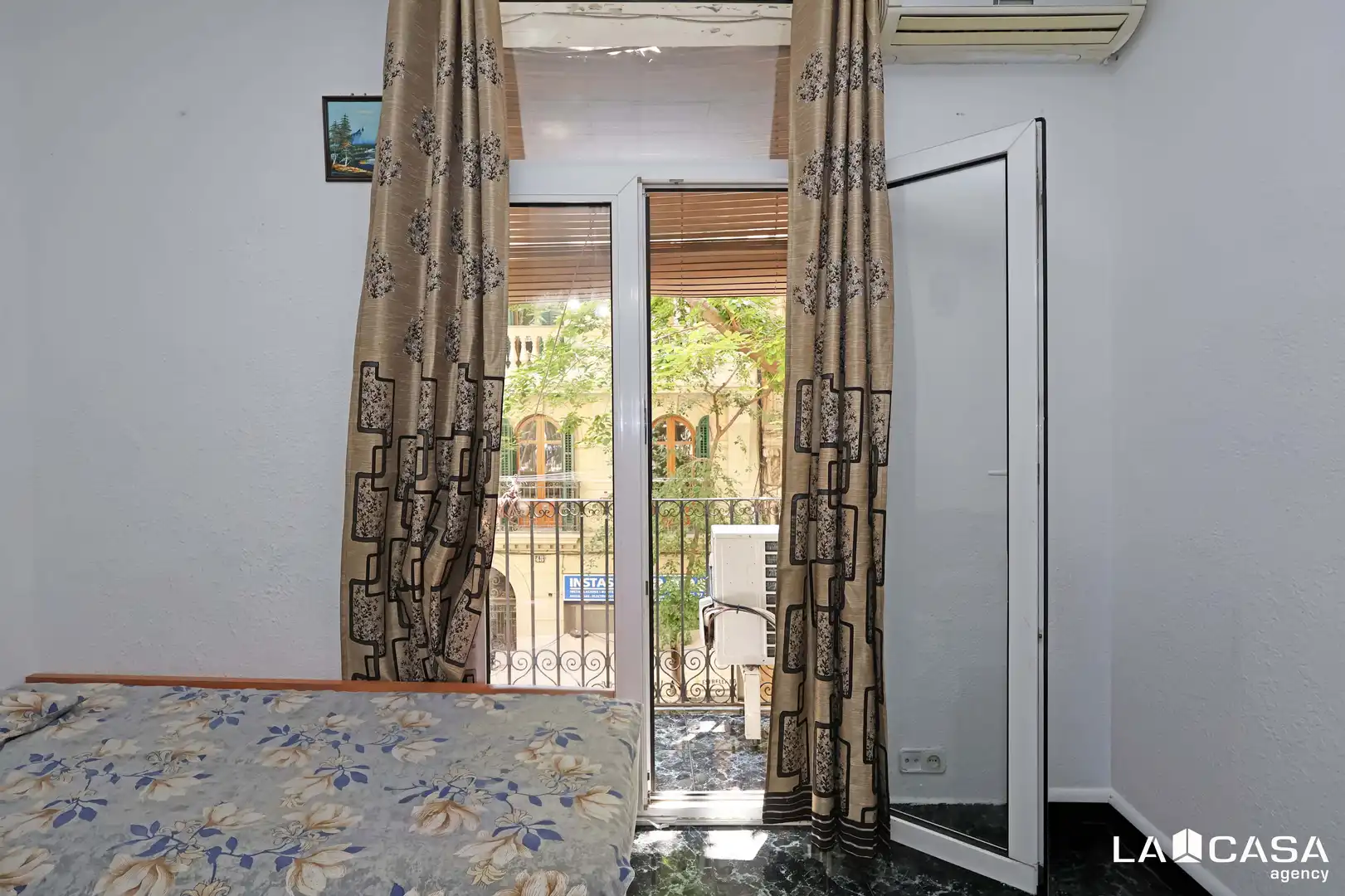 Habitación de Piso en venta en Barcelona con Balcón