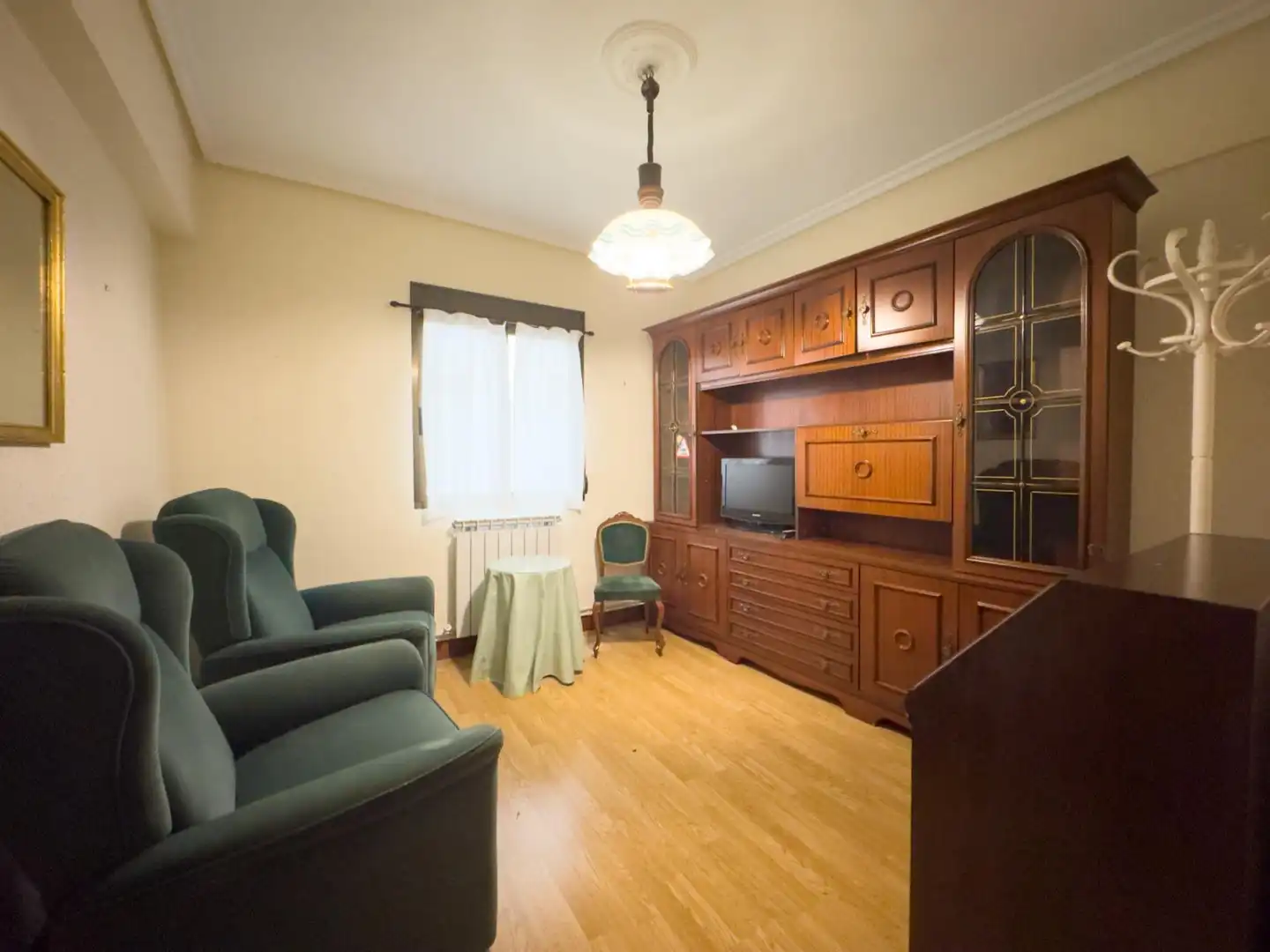 Sala de estar de Apartamento en venta en Irun  con Calefacción, Trastero y Amueblado