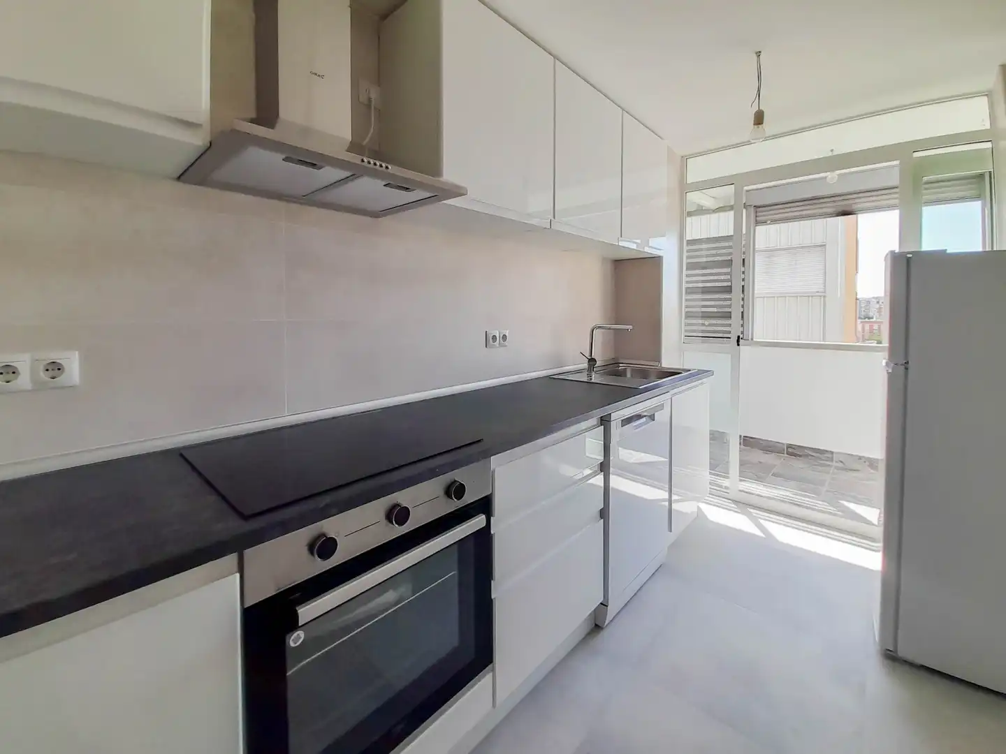 Kitchen of Flat for rent in Madrid  with Heating, Terrace and Oven