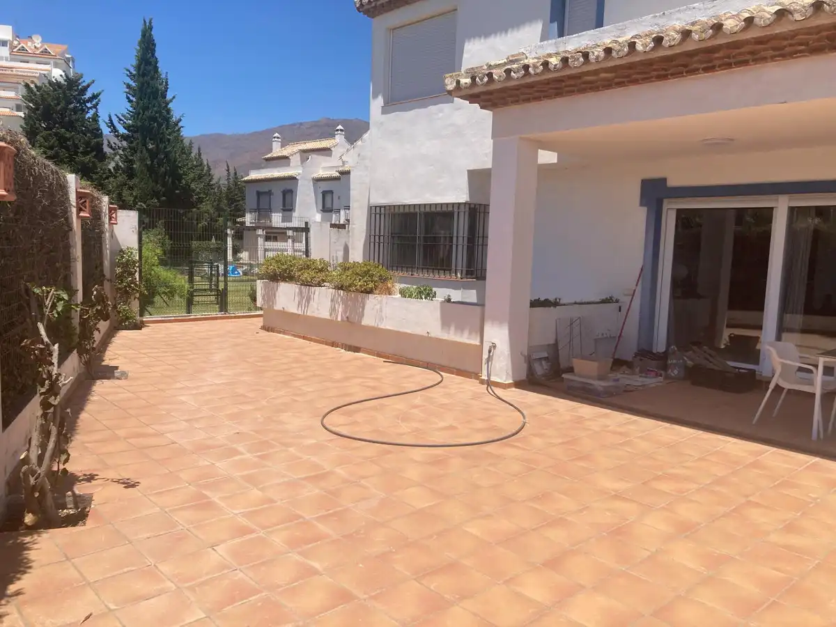 Jardín de Casa adosada en venta en Estepona con Aire acondicionado, Terraza y Amueblado