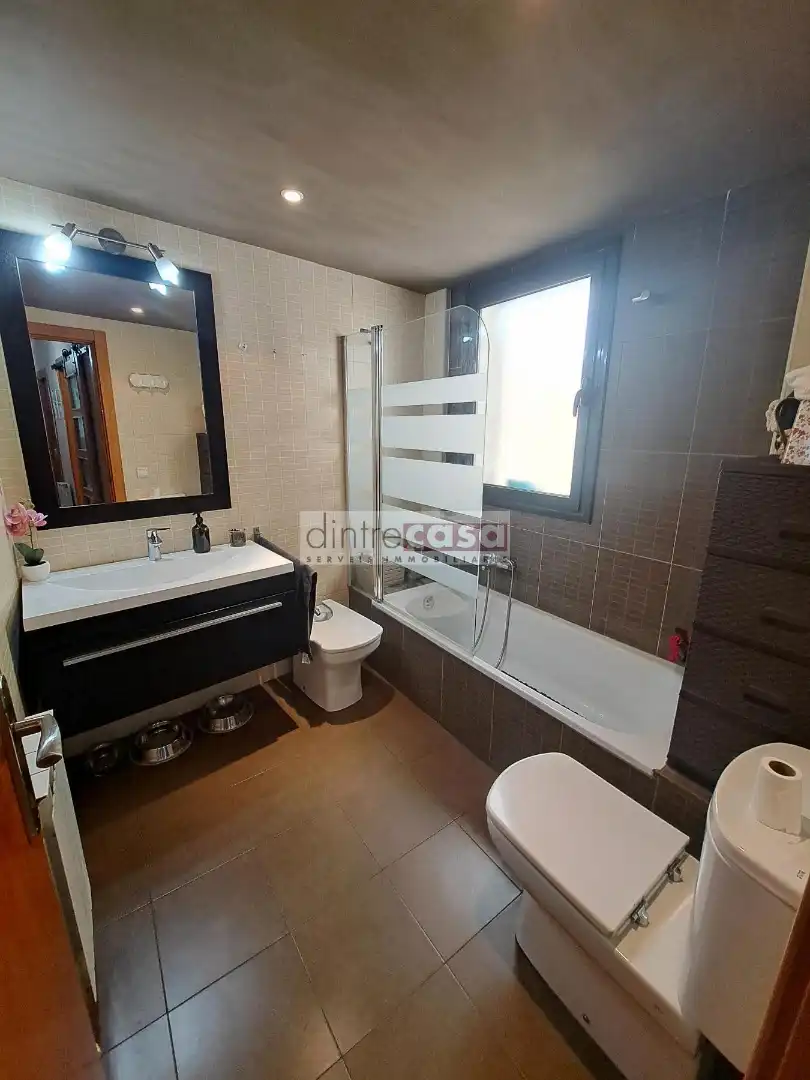 Baño de Piso en venta en Tordera con Calefacción, Parquet y Trastero