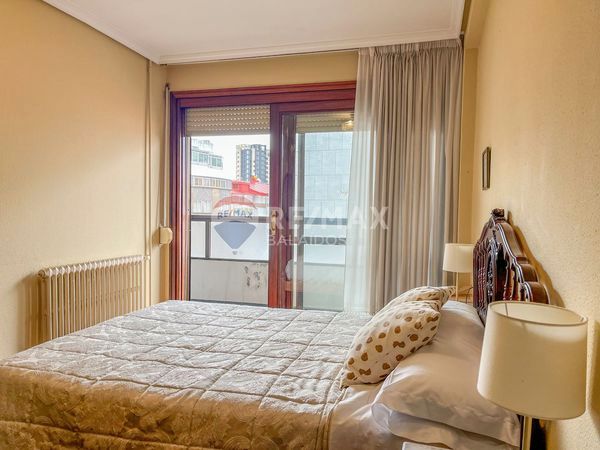 Bedroom of Flat for sale in Vigo   with Heating, Parquet flooring and Terrace