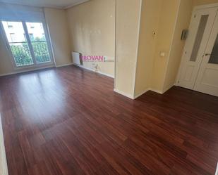 Living room of Flat for sale in Torrejón de Ardoz  with Heating, Private garden and Storage room