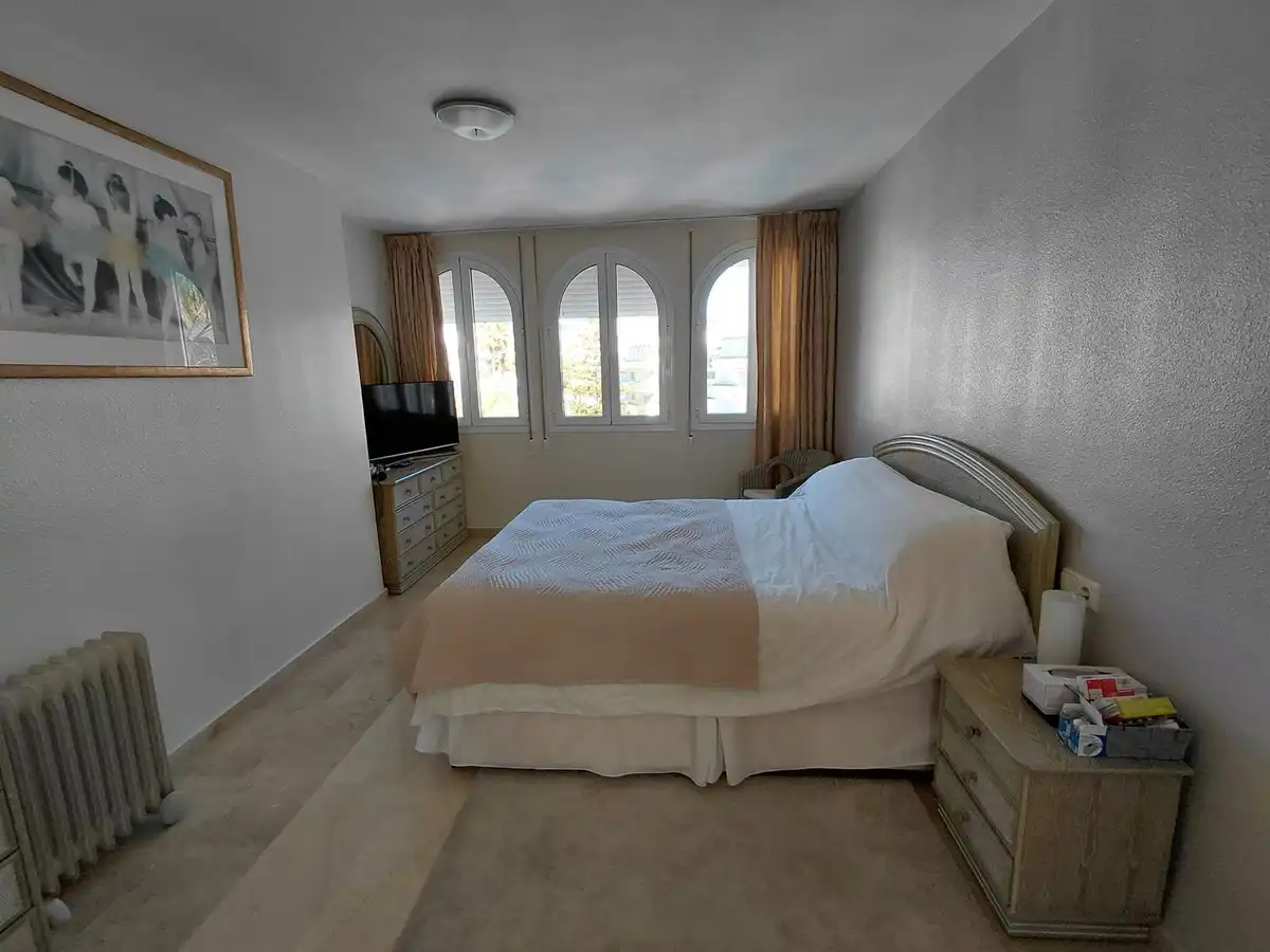 Habitación de Ático en venta en Marbella con Terraza, Trastero y Piscina