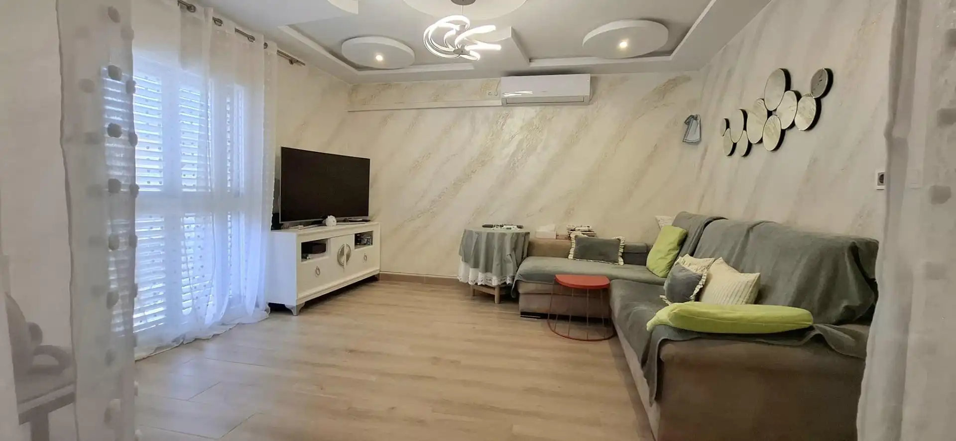 Sala d'estar de Casa o xalet en venda en Dos Hermanas amb Aire condicionat, Calefacció i Terrassa