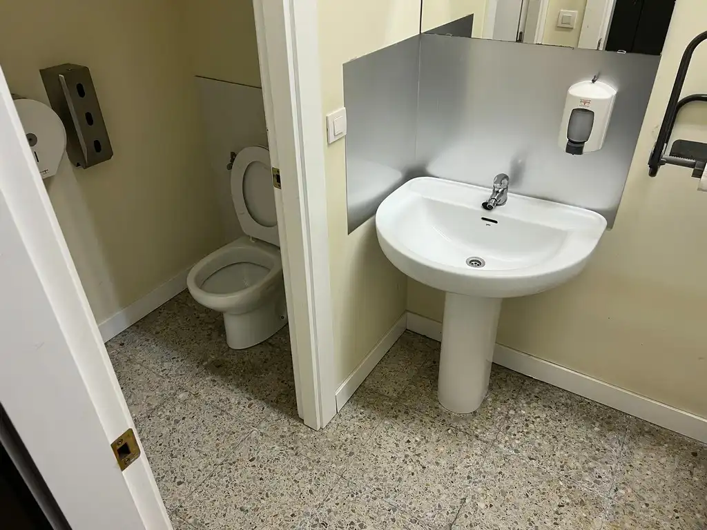 Baño de Nave industrial en venta en Arteixo con Calefacción