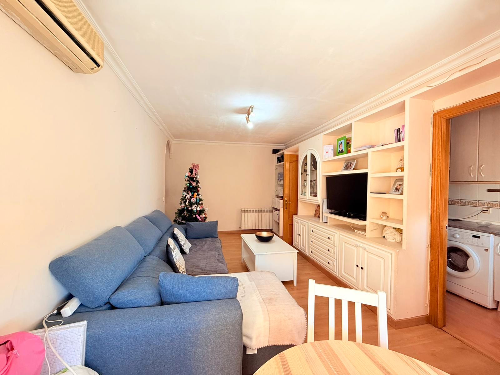 Living room of Flat for sale in  Madrid Capital  with Heating and Terrace