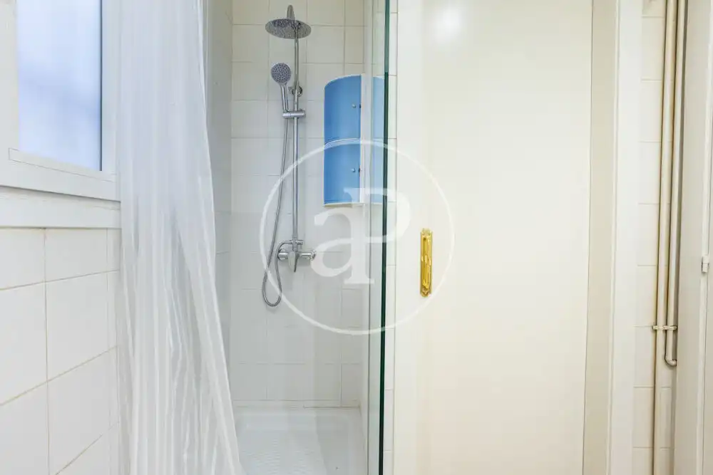 Baño de Piso en venta en Llutxent con Aire acondicionado, Calefacción y Amueblado