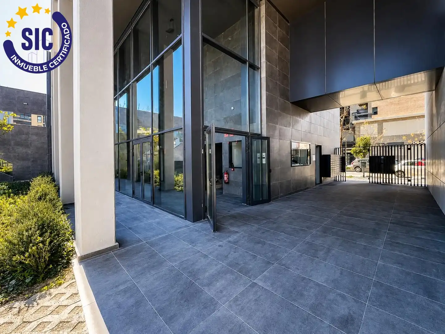 Vista exterior de Pis en venda en Valencia amb Aire condicionat, Terrassa i Traster