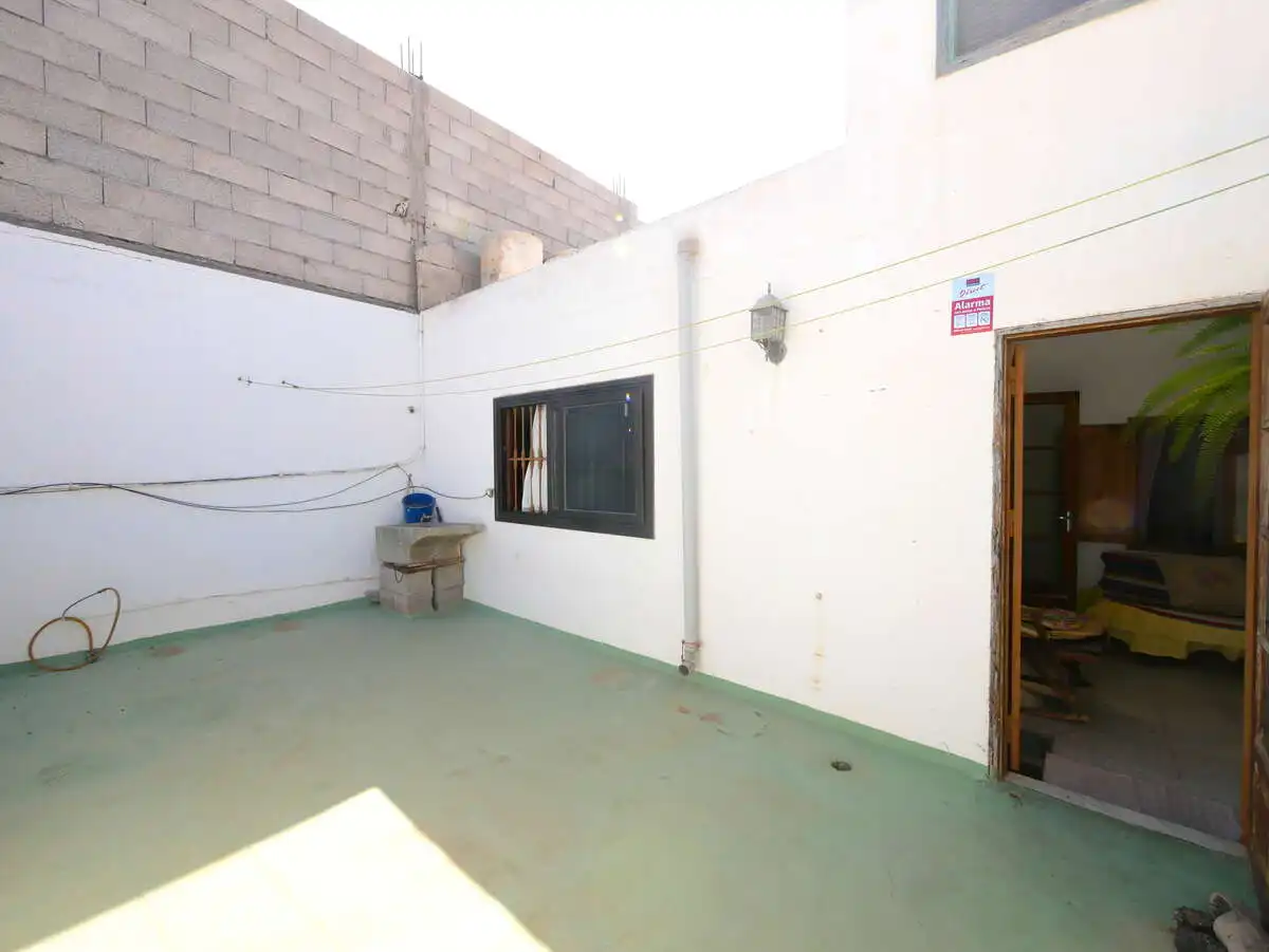 Casa adosada en venda en Arrecife amb Terrassa i Traster