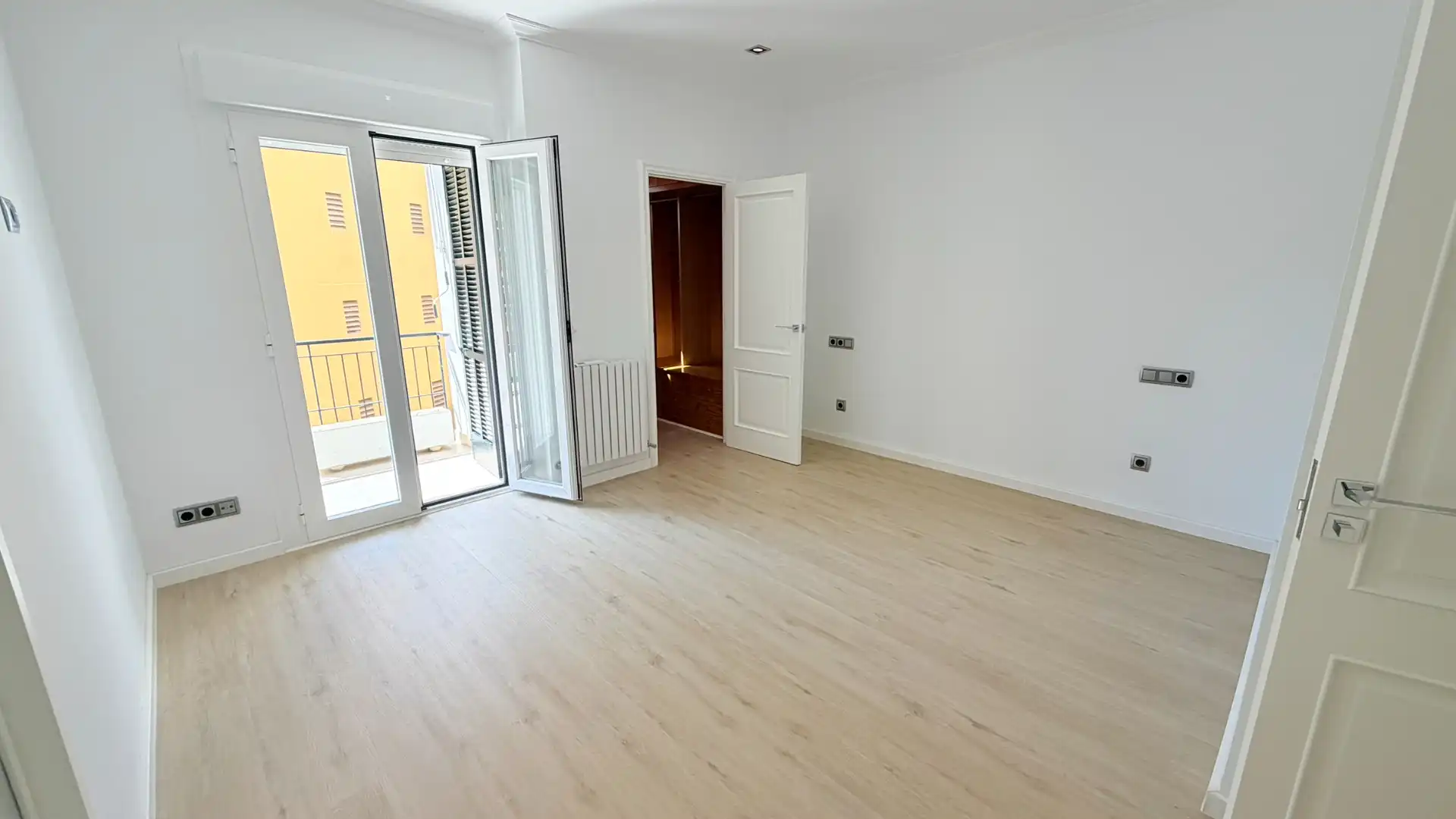 Bedroom of Flat for rent in  Palma de Mallorca  with Air Conditioner, Terrace and Oven