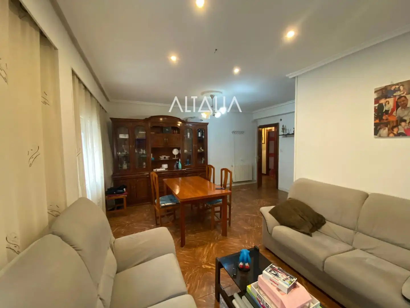 Sala d'estar de Pis en venda en Cuenca amb Calefacció i Terrassa