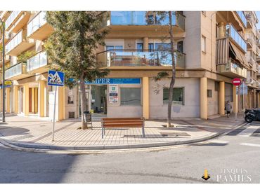 Locale commerciale in vendita a Calle Campoamor 8