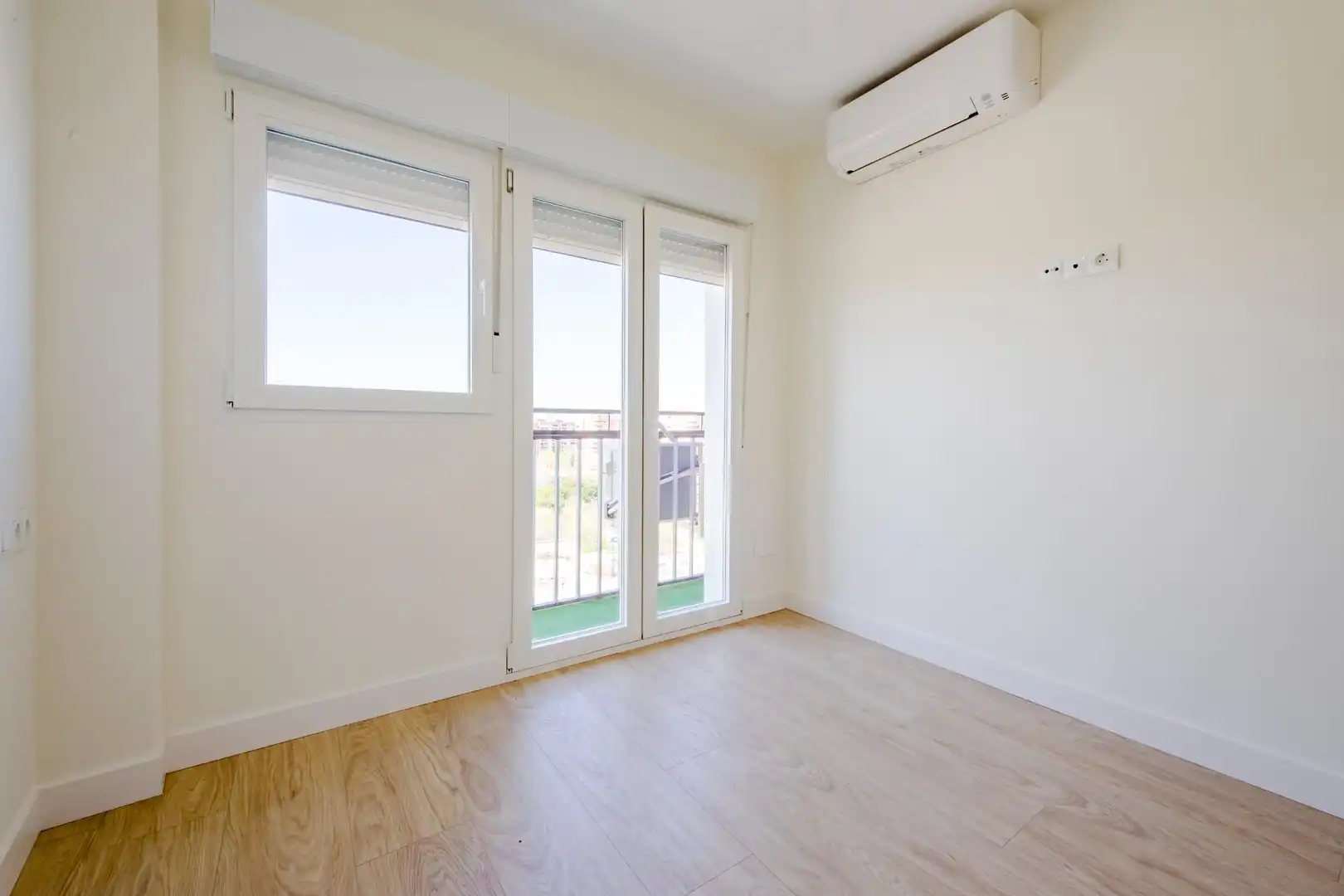 Balcony of Flat for sale in Madrid