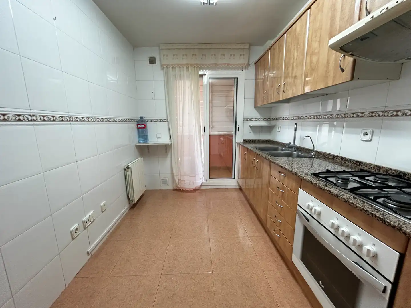 Kitchen of Flat for sale in Valls  with Air Conditioner, Heating and Oven