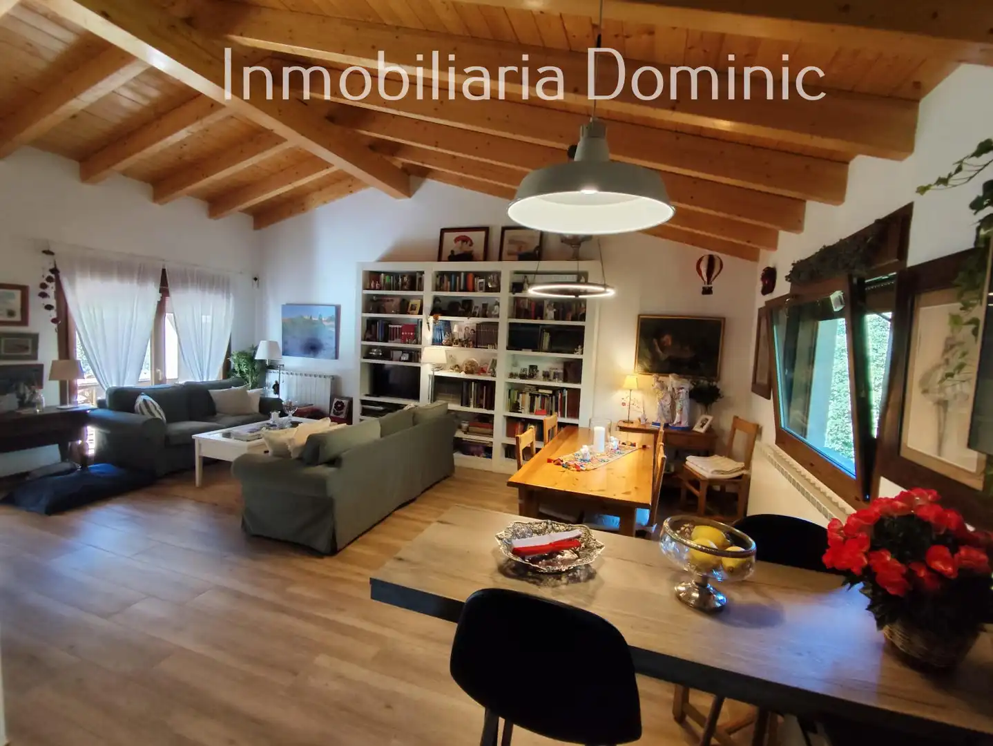 Sala d'estar de Casa o xalet en venda en Caldes de Malavella amb Calefacció, Jardí privat i Terrassa